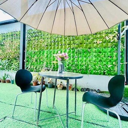 Oyo 1008 Armond Bed And Breakfast マクタン エクステリア 写真