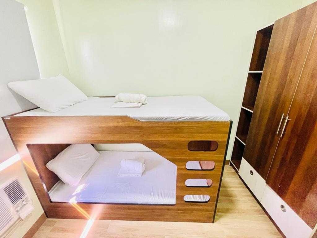 Oyo 1008 Armond Bed And Breakfast マクタン エクステリア 写真