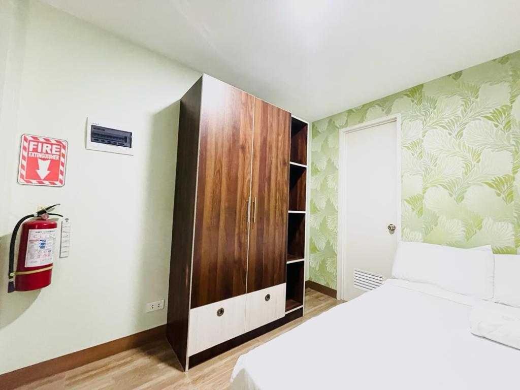 Oyo 1008 Armond Bed And Breakfast マクタン エクステリア 写真