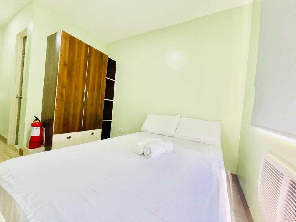 Oyo 1008 Armond Bed And Breakfast マクタン エクステリア 写真